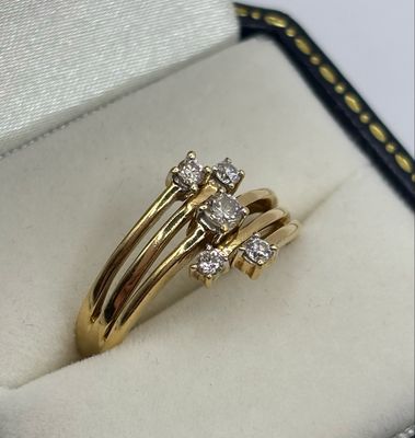 Preloved 18ct Five Band Ring With Five Brilliant Cut Diamonds