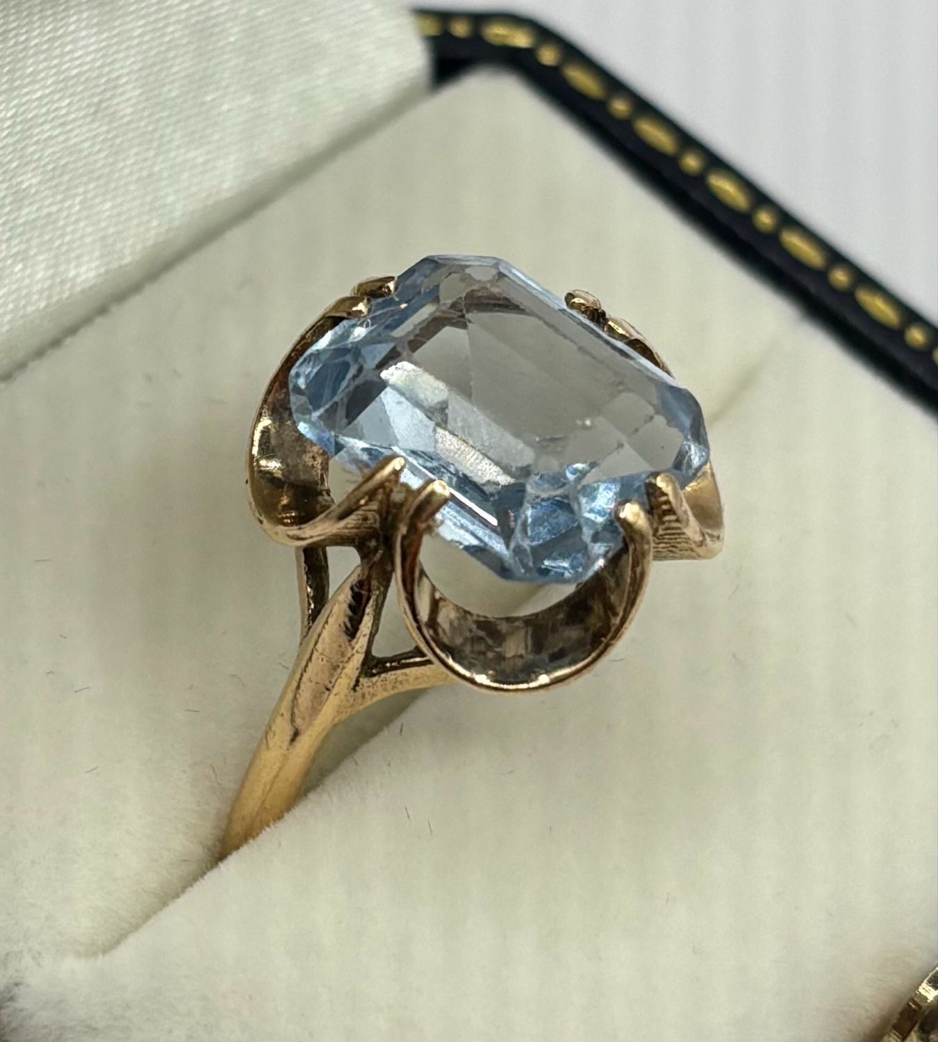 Vintage 9ct Yellow Gold Ring With Large Blue Topaz c.1960/70