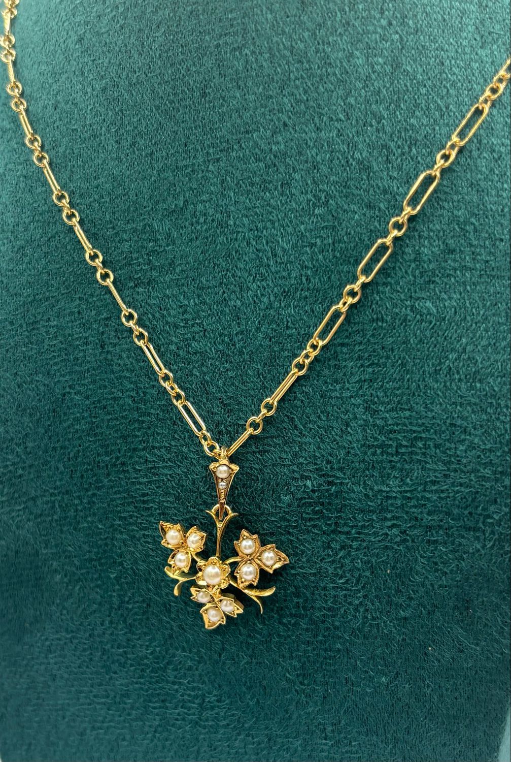 Unusual Vintage 9ct Gold And Seed Pearl Leaf Pendant