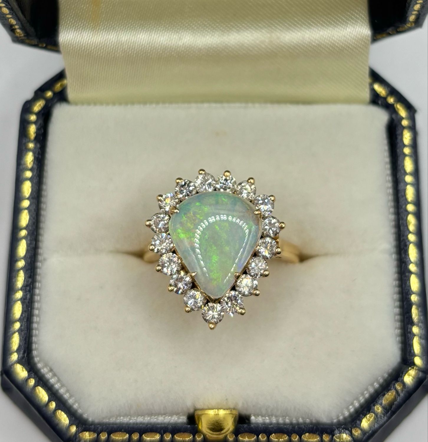 18ct Gold .85ct Diamond And 1.50ct Pear Shape Opal Stunning Ring
