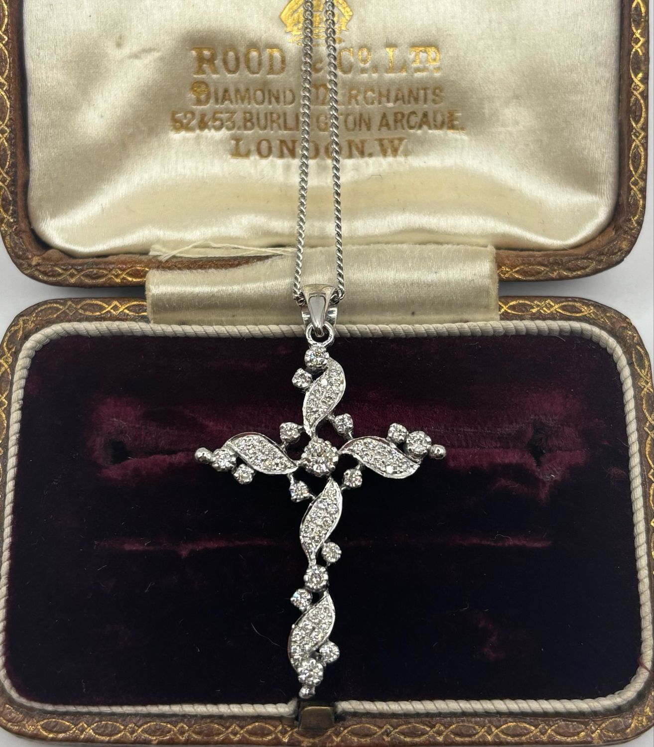 18ct White Gold Ornate Diamond Cross Pendant