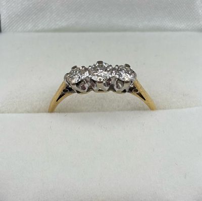 Late Victorian 3 Stone Diamond Ring In 18ct Gold & Platinum