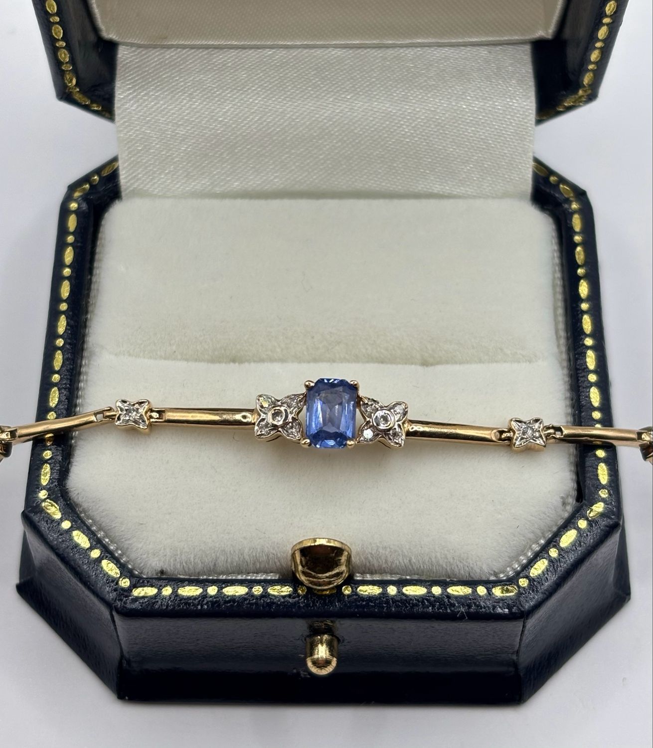 Vintage 15ct Yellow Gold Bracelet With Cornflower Blue Sapphire & Diamonds