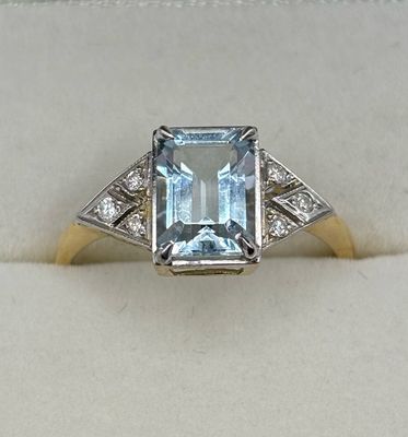 18ct Gold Aquamarine And Diamond Deco Style Ring