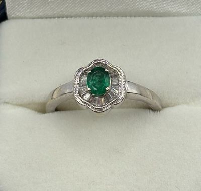 Vintage 14ct White Gold Emerald And Baguette Diamond Cluster Ring