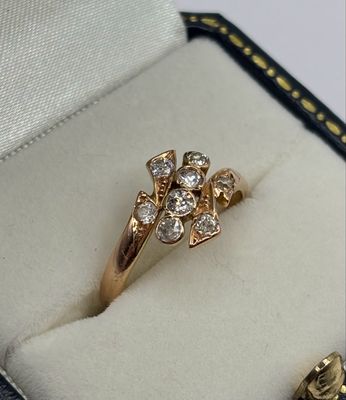 Vintage 18ct Rose Gold Pretty Ring With Seven Diamonds