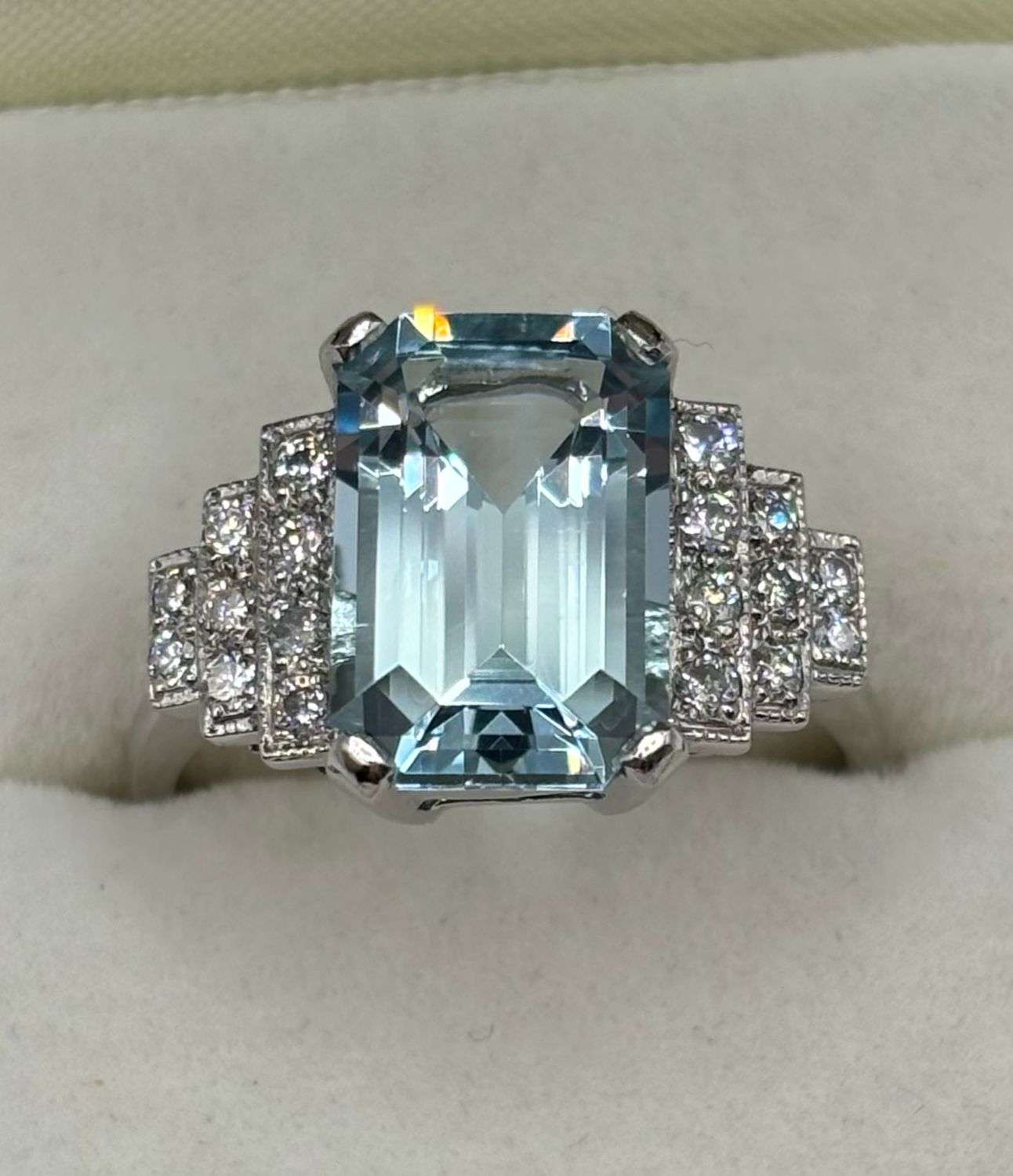 Stunning 3.50ct Aquamarine & .30ct Diamond Deco Style Ring Set In Platinum