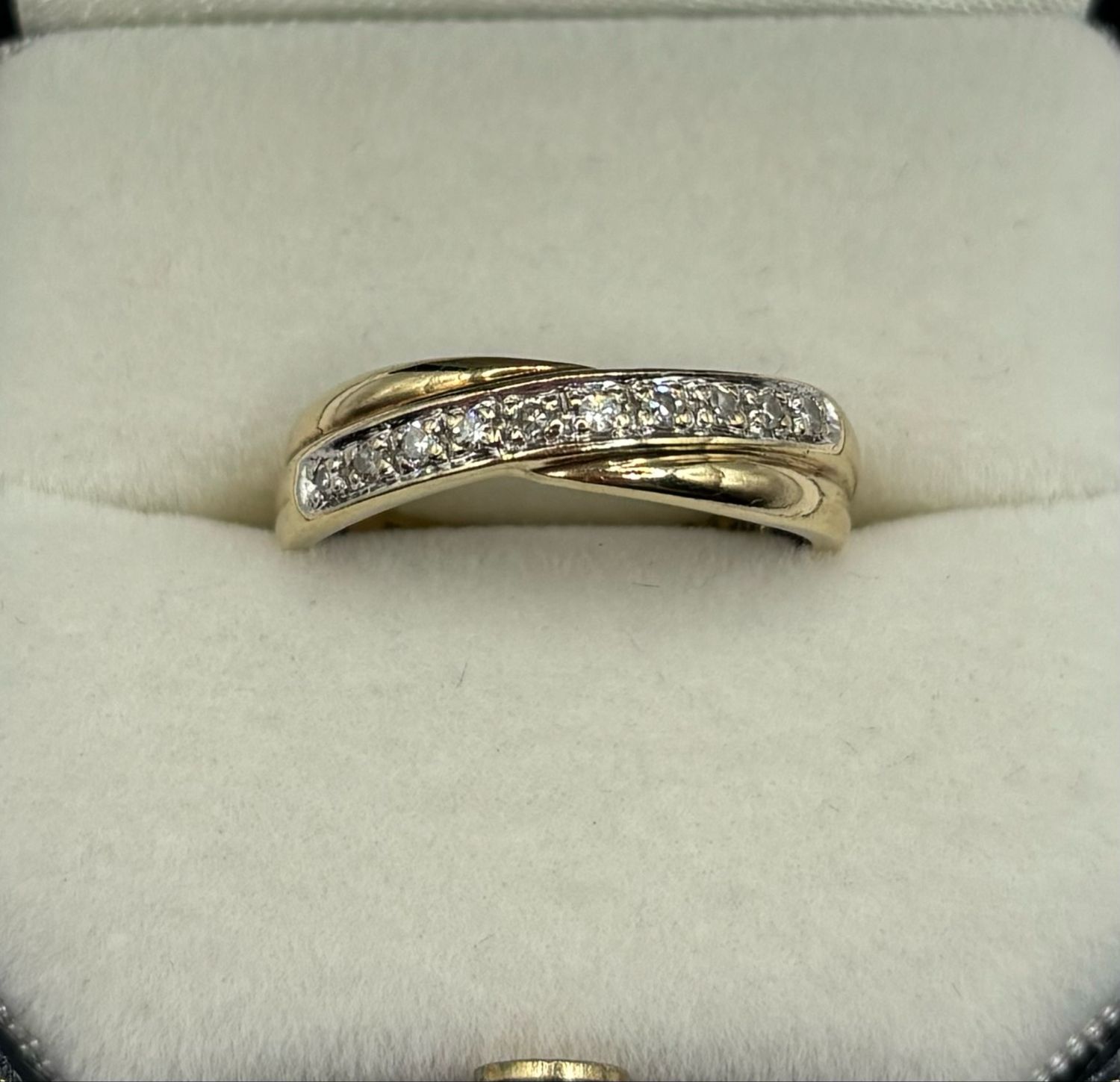 Preloved 9ct Gold & Diamond Crossover Ring