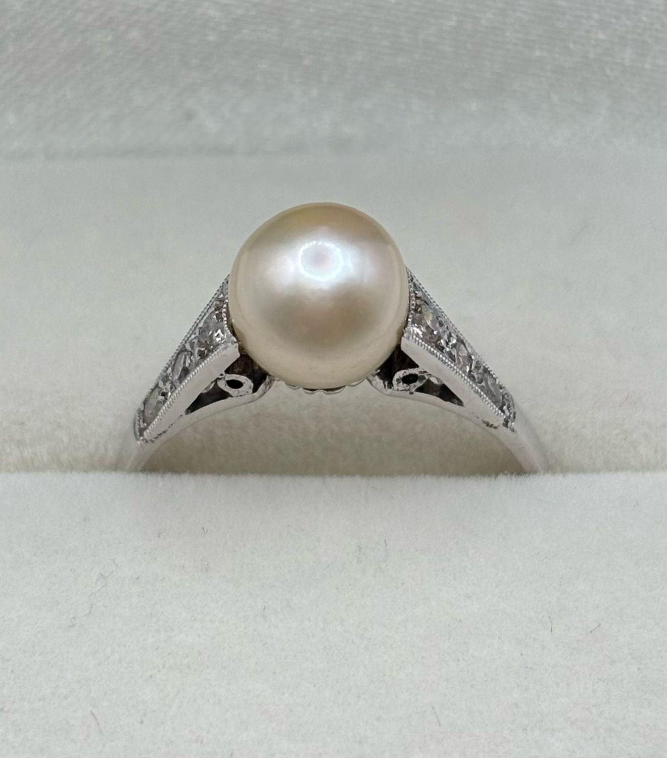 Vintage 9ct White Gold Ring With Cultured Pearl & Three Diamonds To Each Shoulder