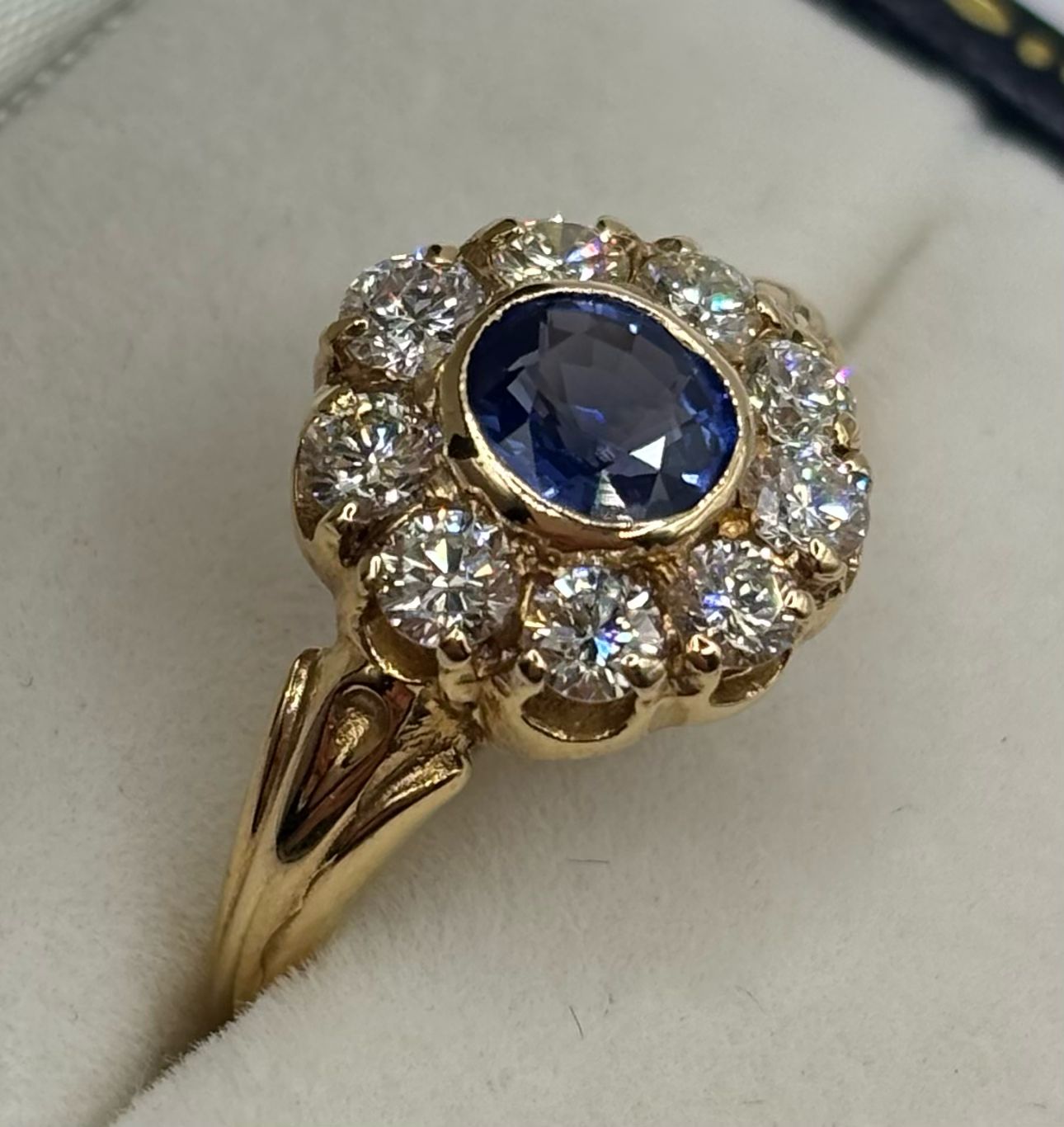 Vintage 18ct Yellow Gold .90ct Natural Sapphire & .80ct Brilliant Cut Diamond Cluster Ring