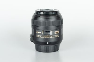 Occ. Nikon AF-S 40mm 2.8 G DX Macro