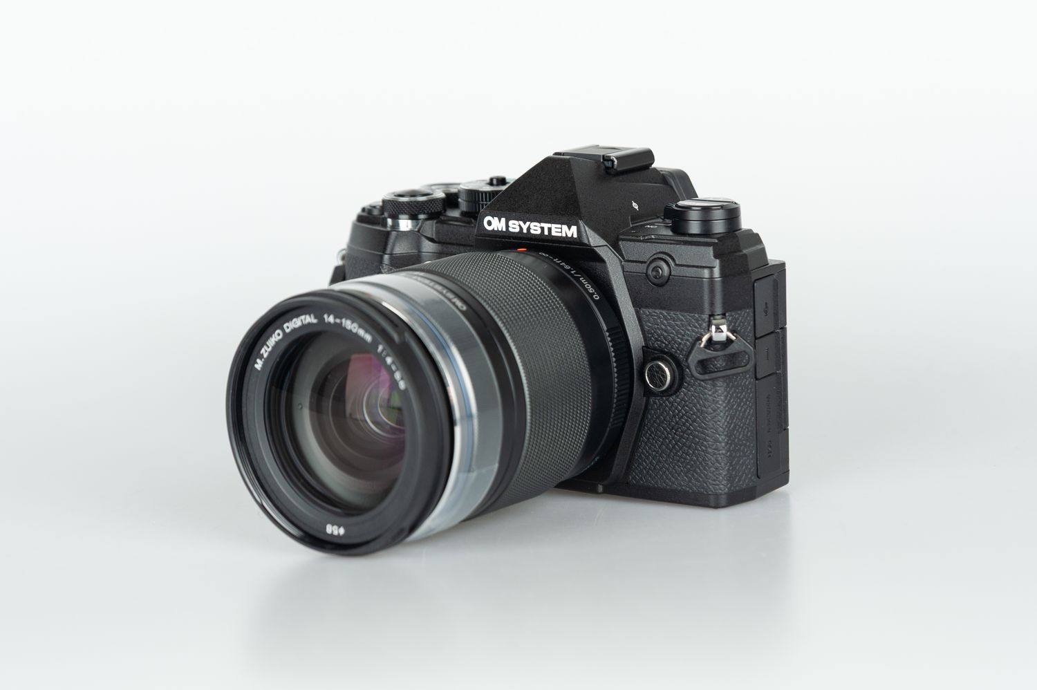 Occ. OM System OM-5 + 14-150mm 4-5.6 II