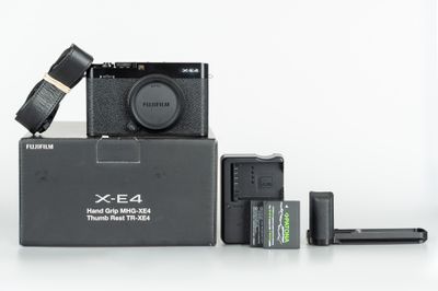Occ. Fujifilm X-E4 Gehäuse + MHG-XE4 Handgriff