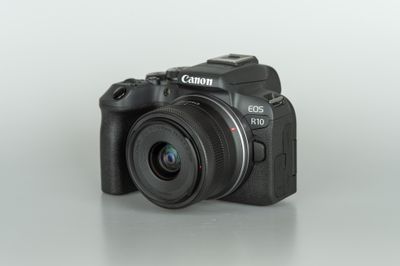 Occ. Canon EOS R10 Kit mit 18-45mm 4.5-6.3