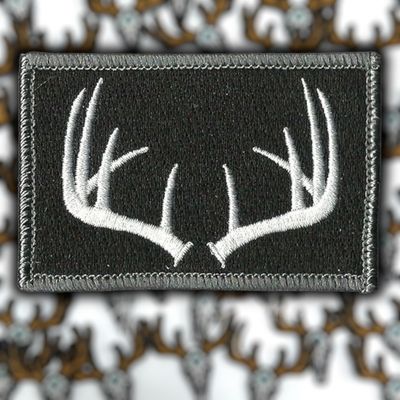 Patches Antlers White/Black