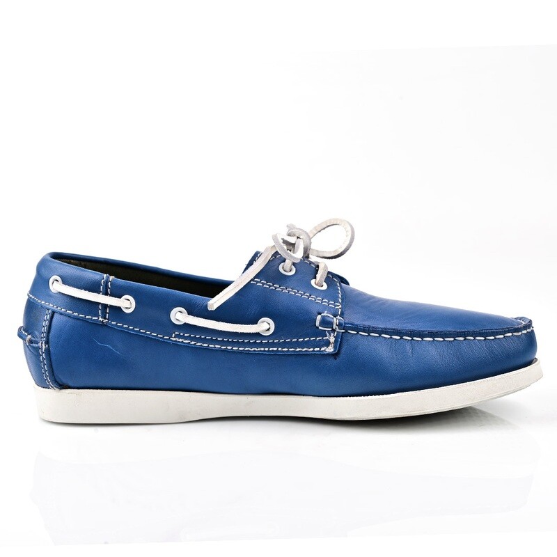 Bateau Bleu Ciel Avec  Lacet Blanc