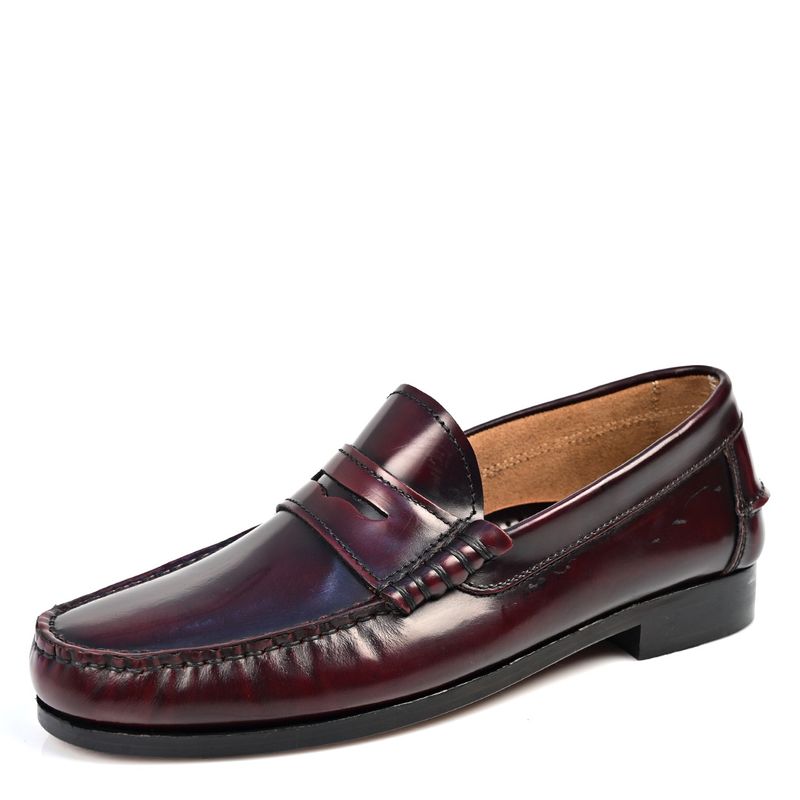 MOCASSIN  EN CUIR BORDEAU