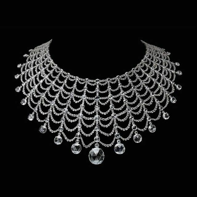 woman neckless