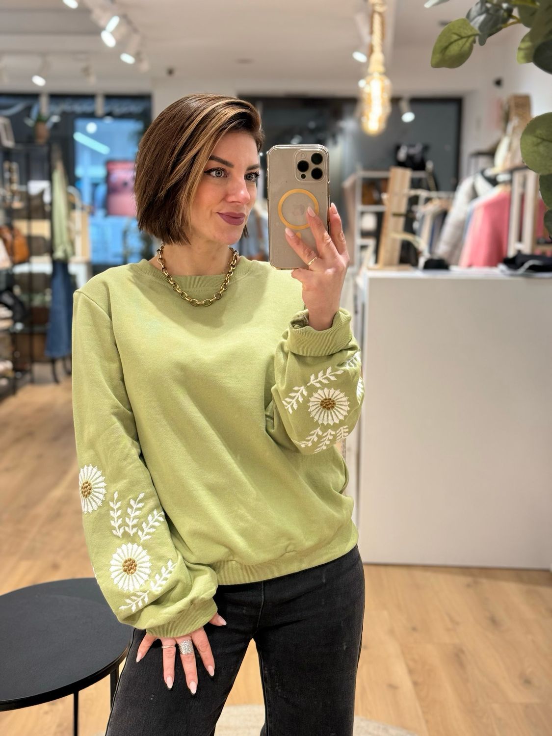 Sudadera bordados pistacho