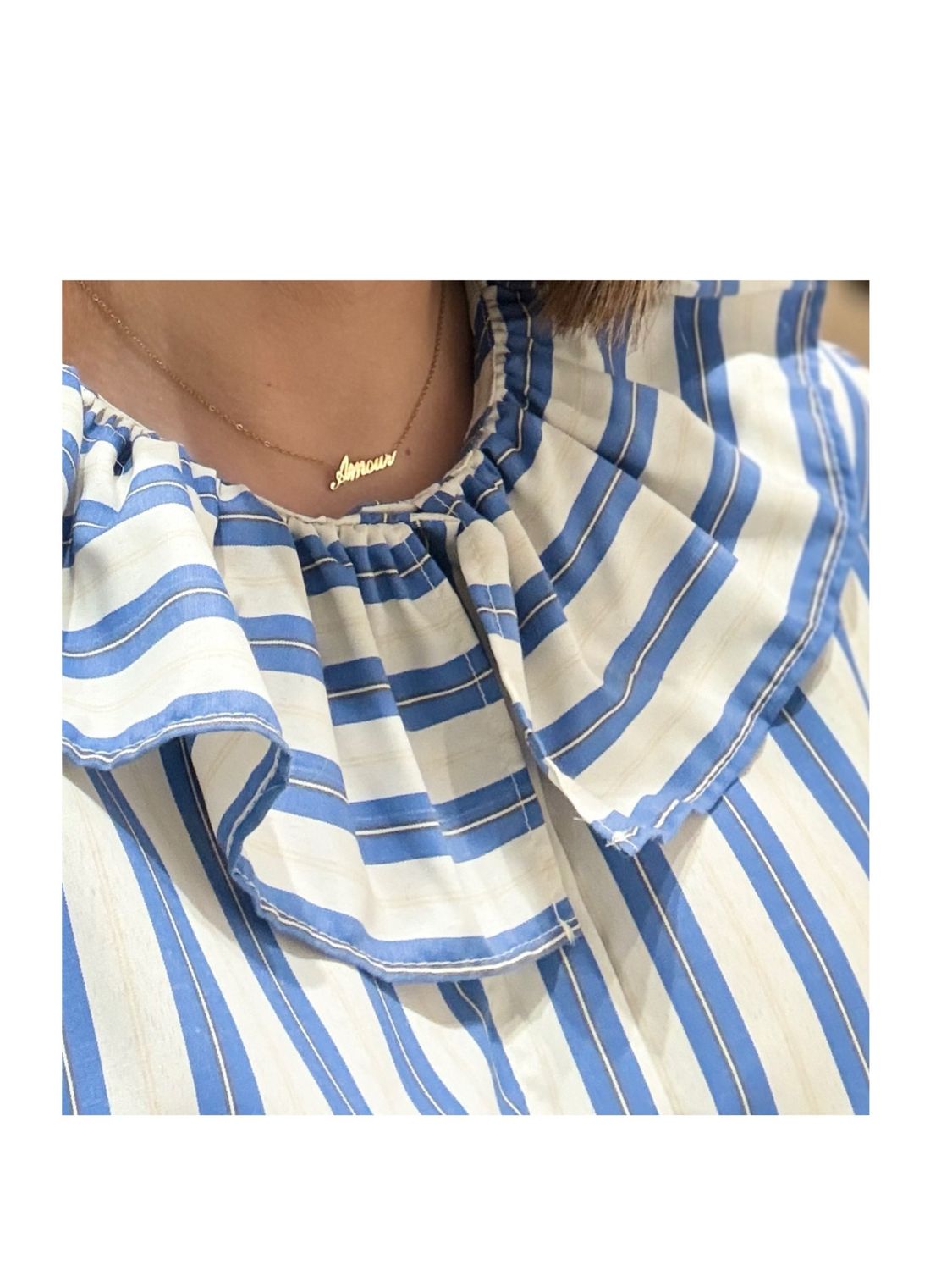 Busca rayas cuello babero