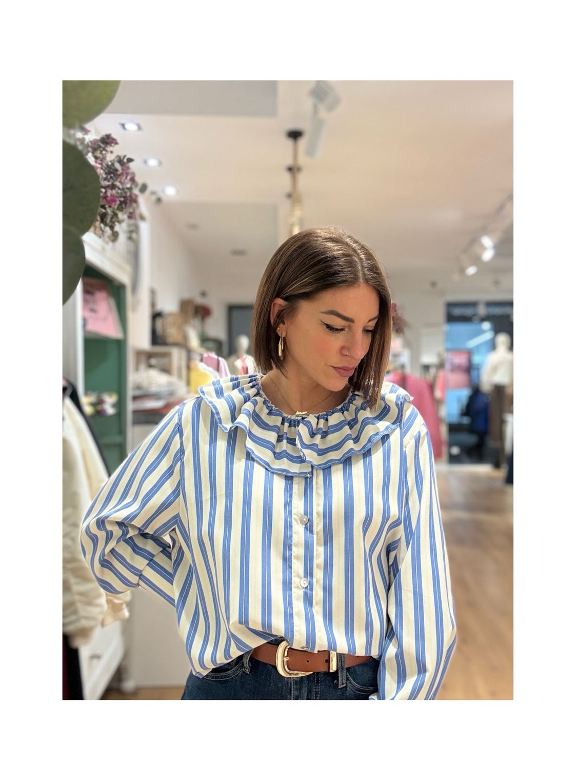 Busca rayas cuello babero