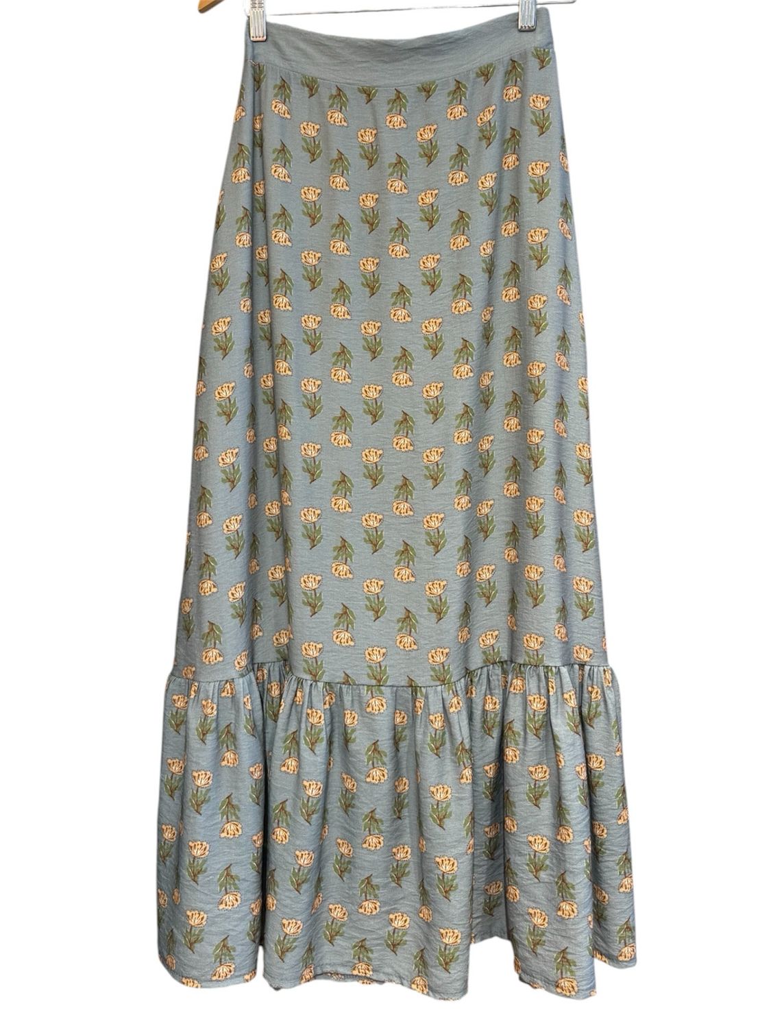 Falda estampada volante
