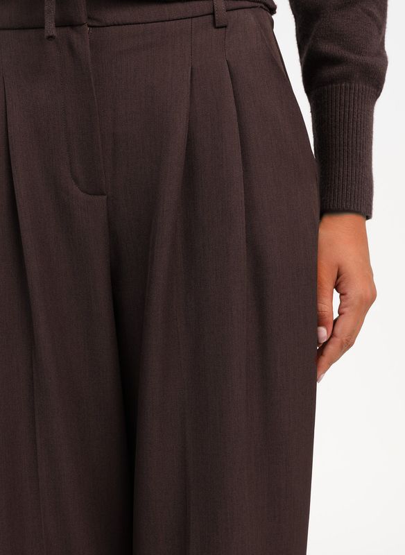 Pantalón pinzas “Pemy” borgoña oscuro