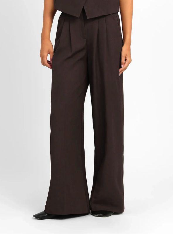Pantalón pinzas “Pemy” borgoña oscuro