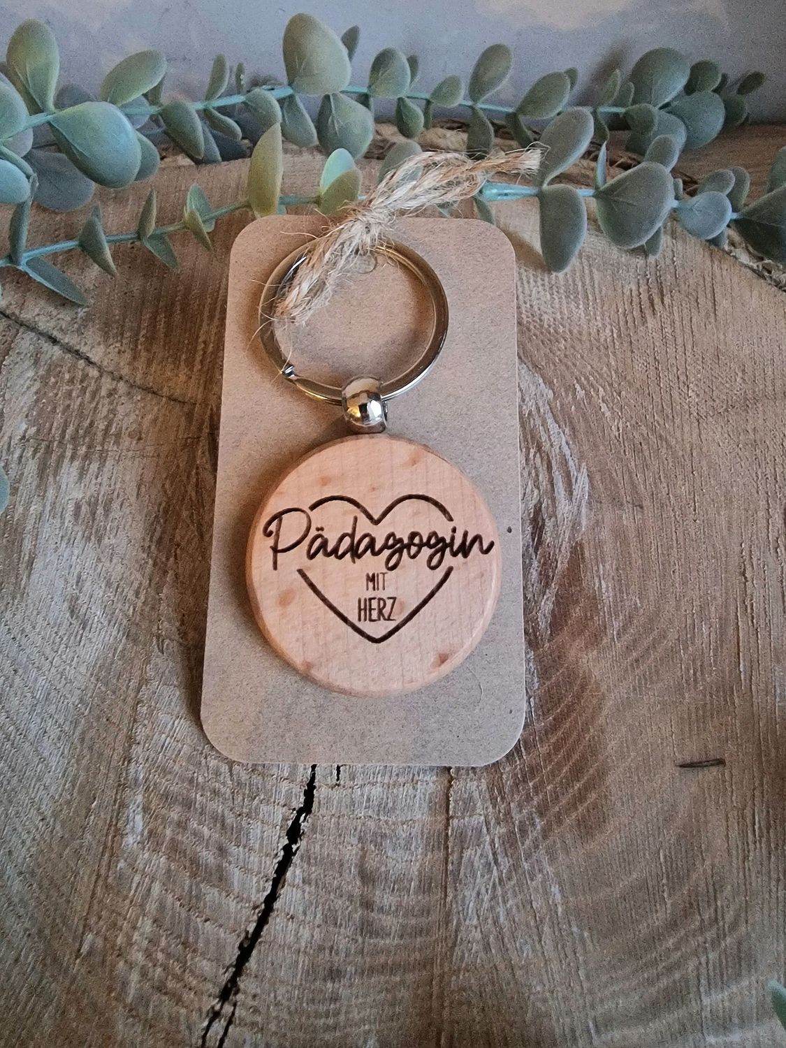 Schlüsselanhänger Holz - Pädagogin mit Herz