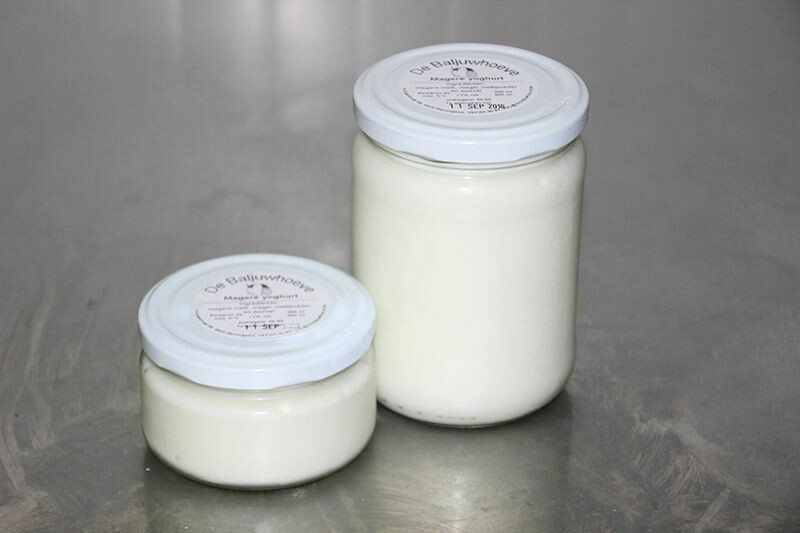 Zuivel: Baljuwhoeve yoghurt natuur Zuivel: Baljuwhoeve yoghurt natuur