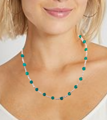 Collana con pepite in argento e sfere sfaccettate di onice verde