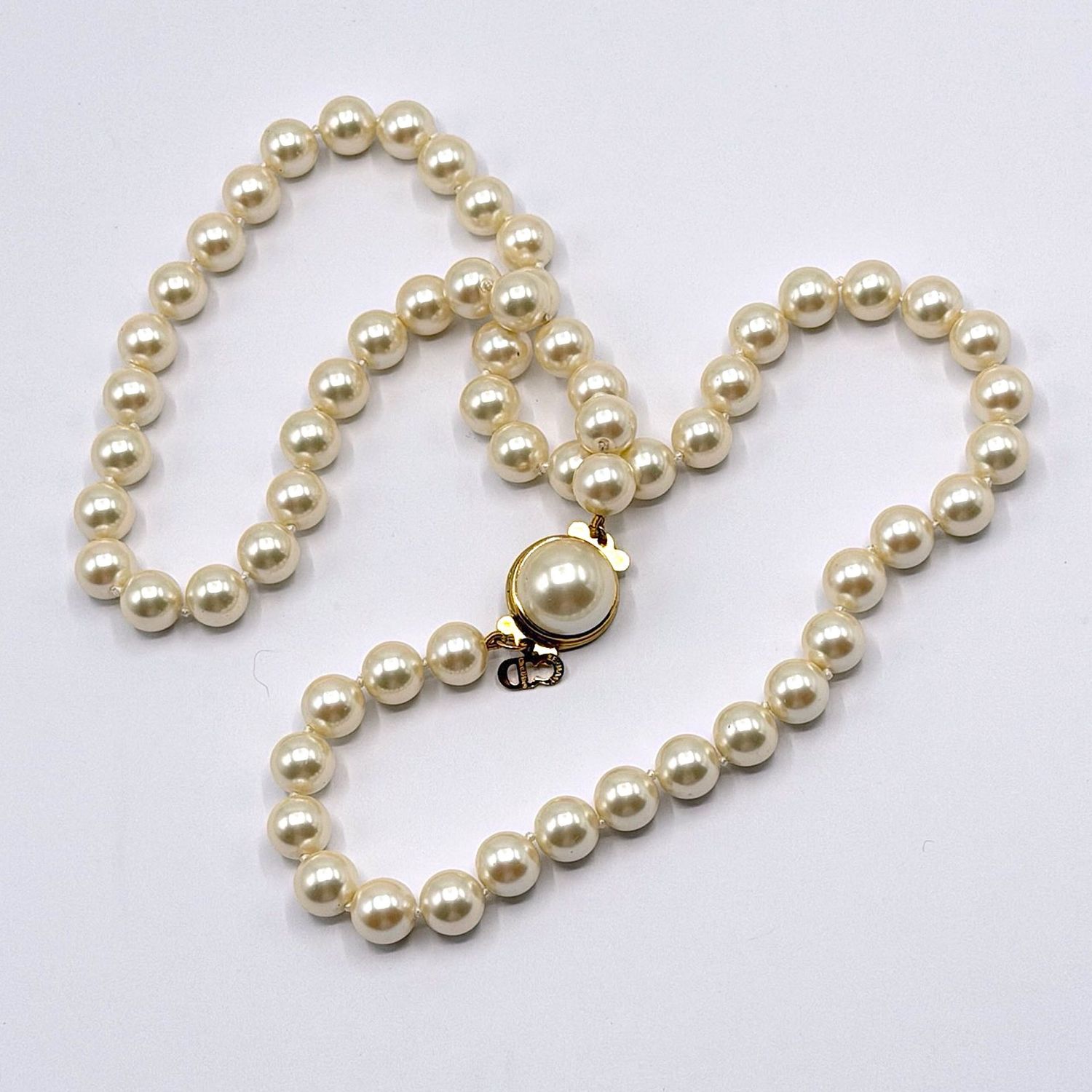 Christian Dior Pearl Necklace 1980s Christian Dior Pearl Necklace 1980s