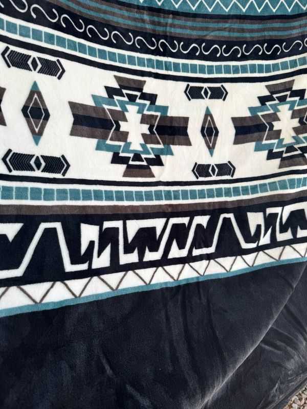 King- Black with Teal/Brown/White