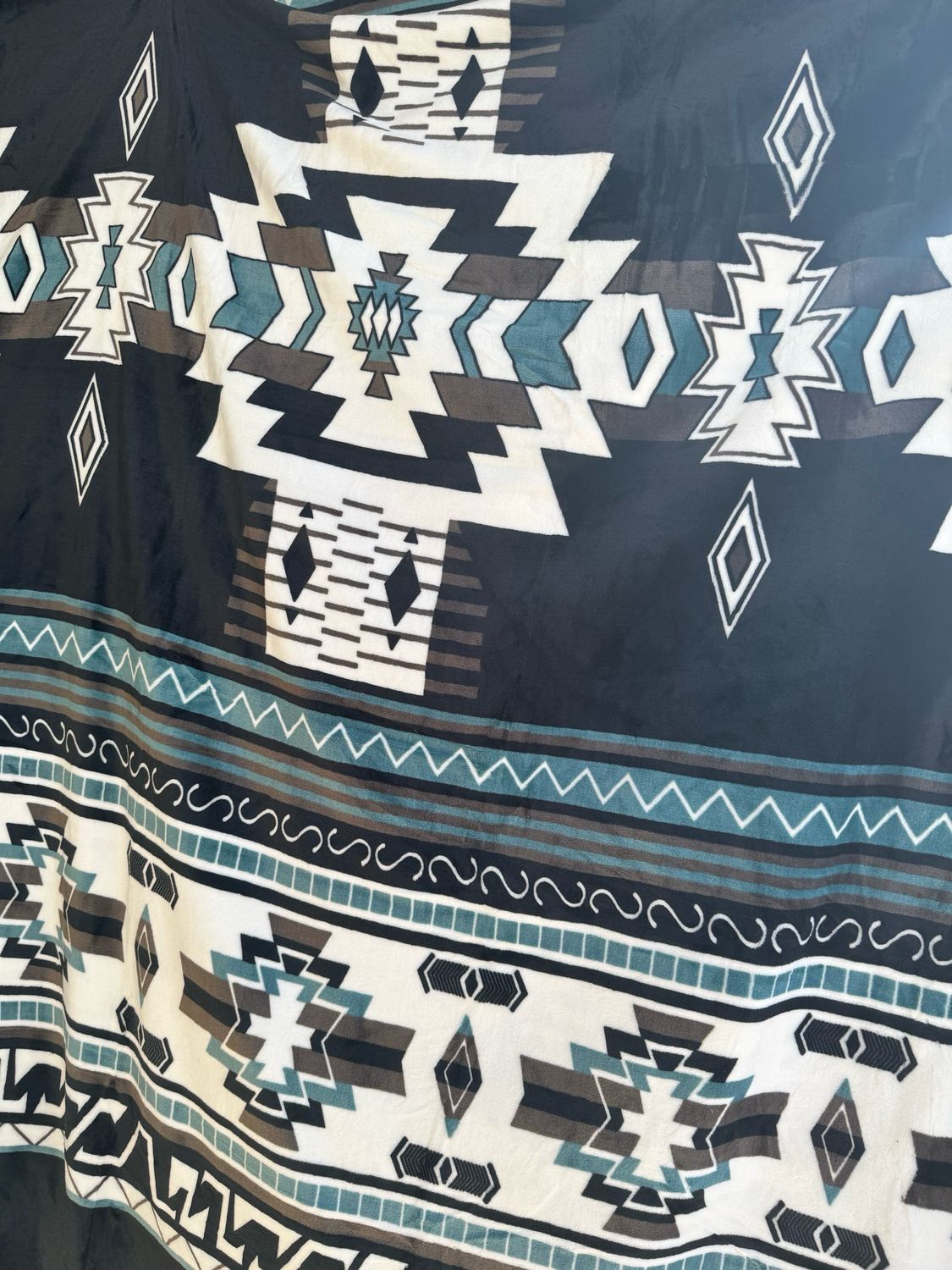 King- Black with Teal/Brown/White