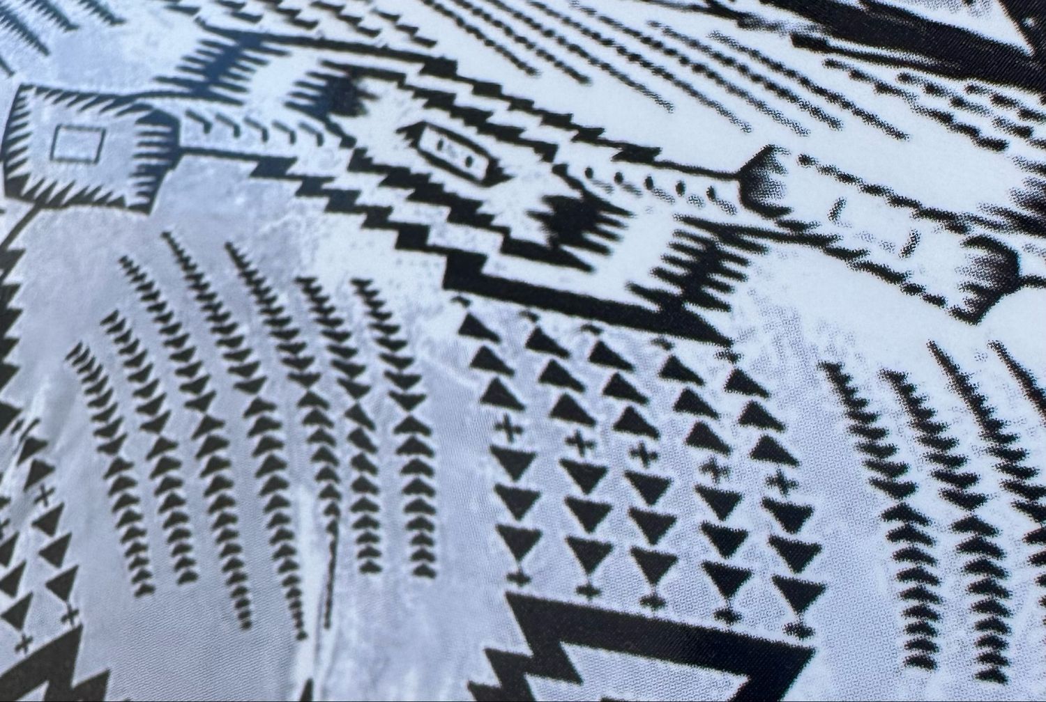 King - White Background/Black