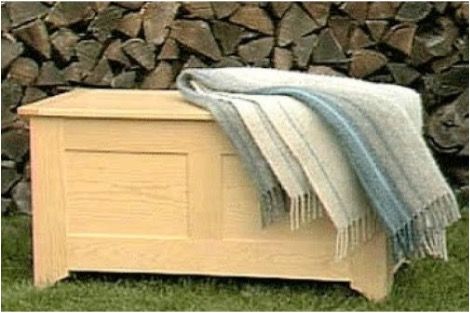 Blanket chest