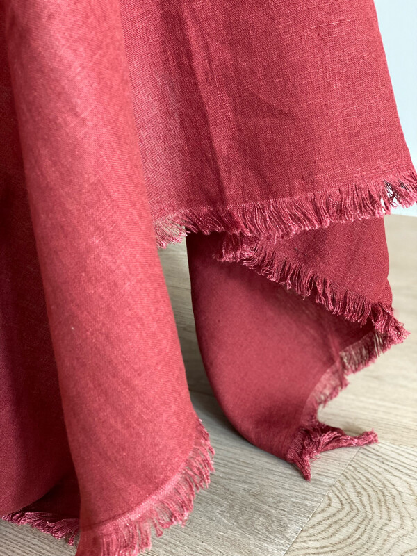 Burgundy tafelkleed uit linnen