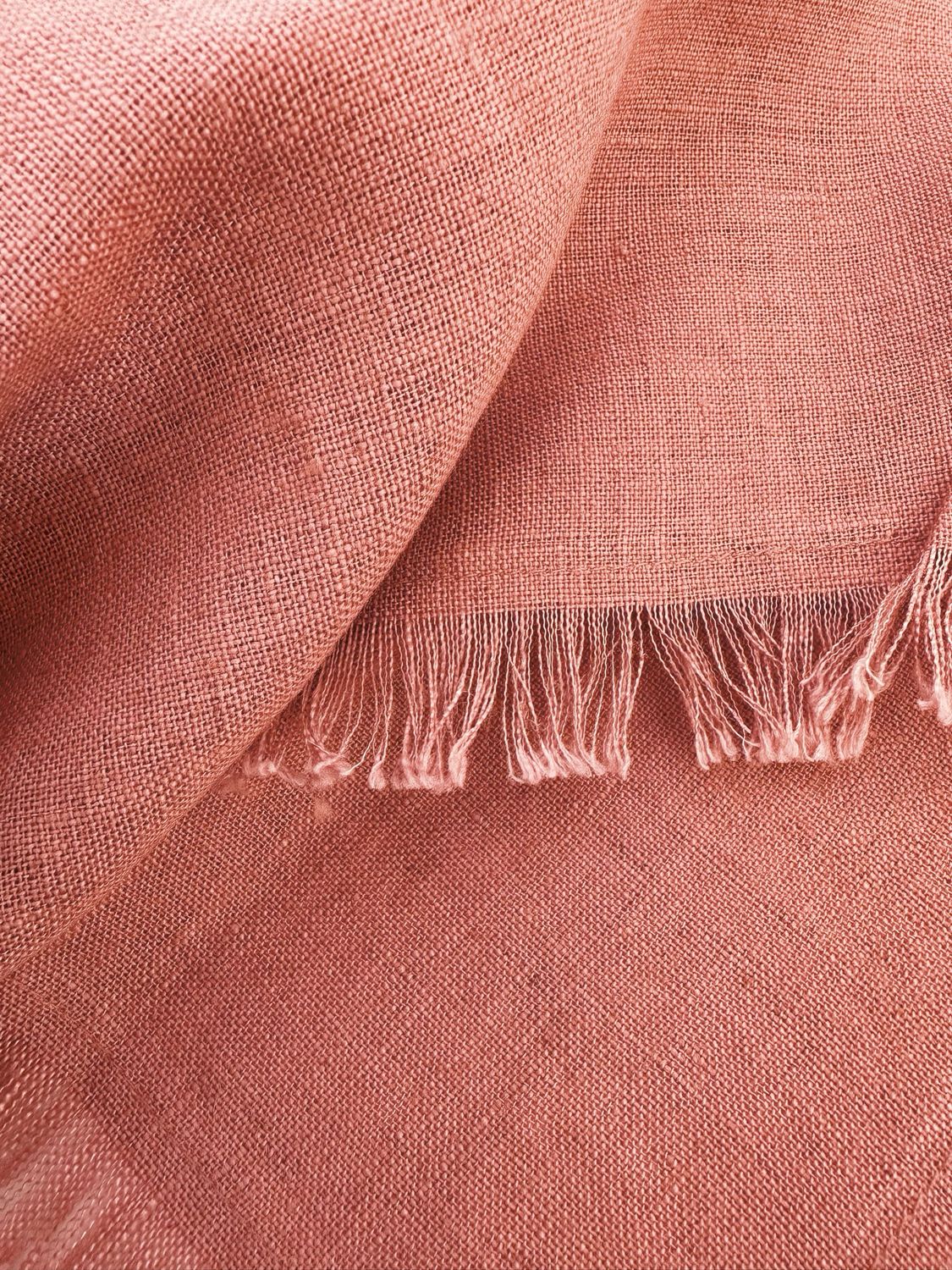 Roze tafelkleed uit linnen