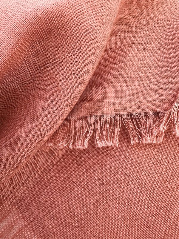 Roze tafelkleed uit linnen