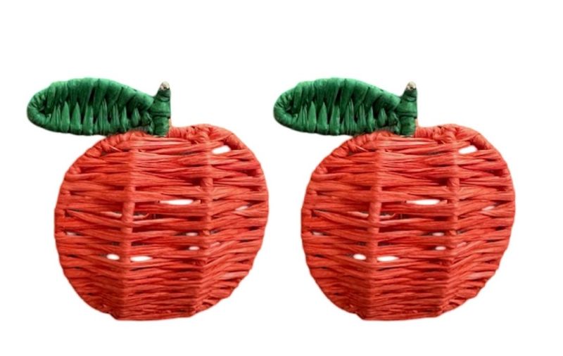 Set van appel raffia servetringen