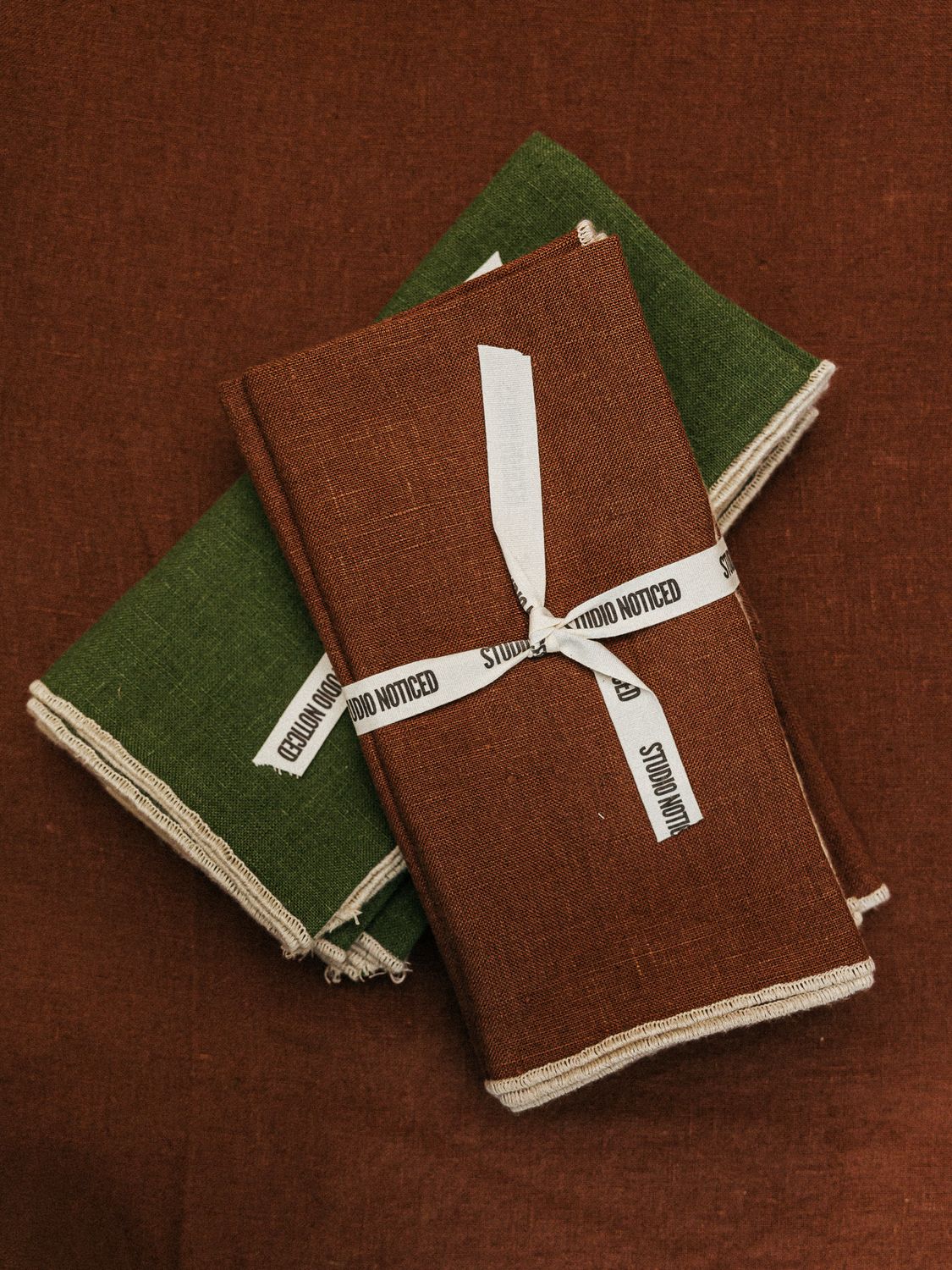 Set bruine linnen servetten