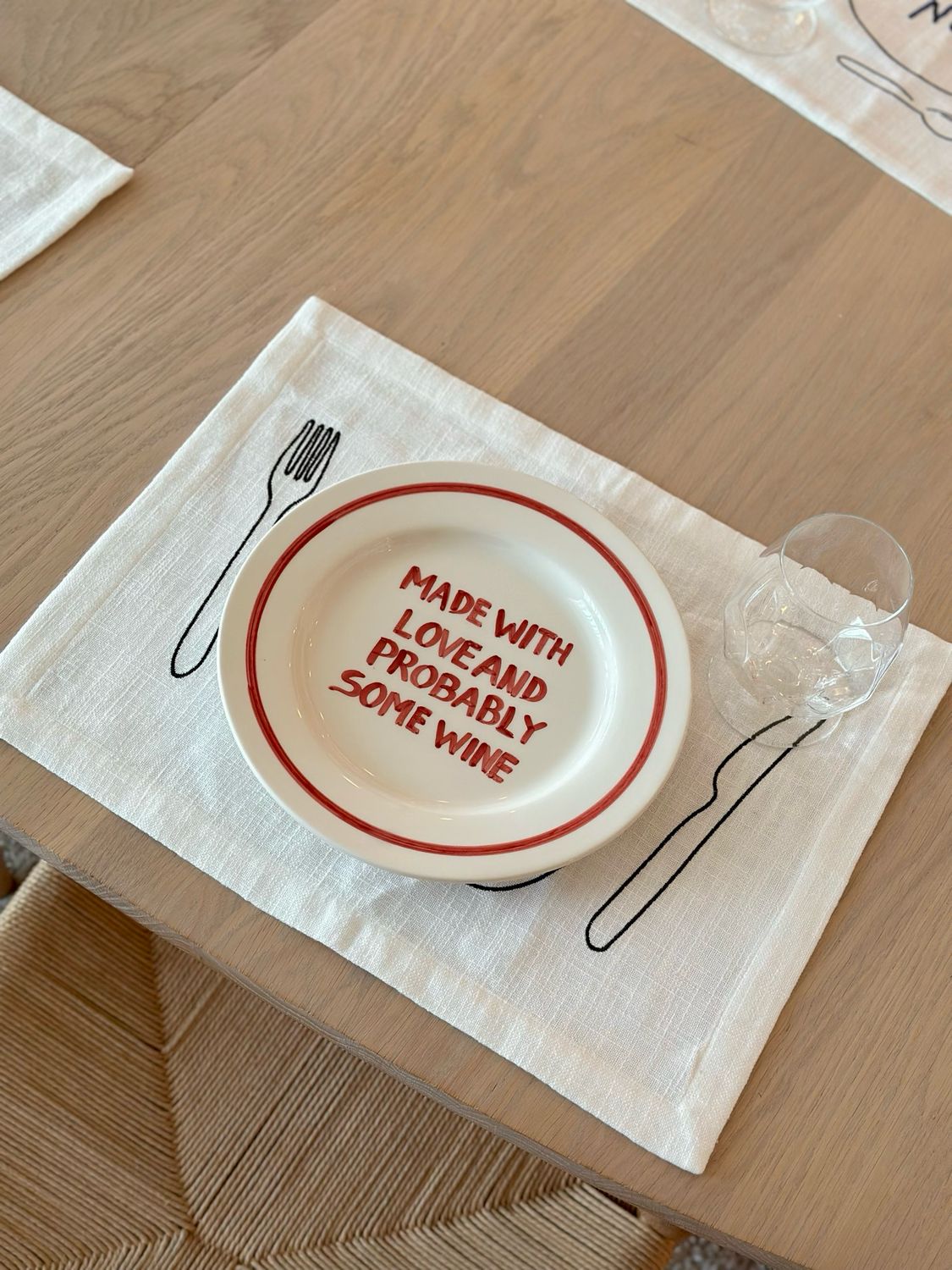 'Made with love and probably some wine' bord