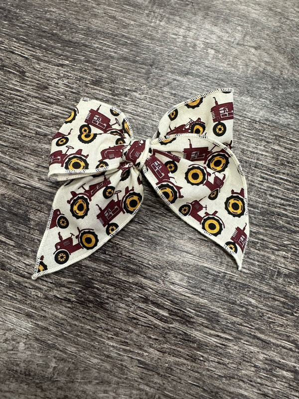Red Tractor Bow 