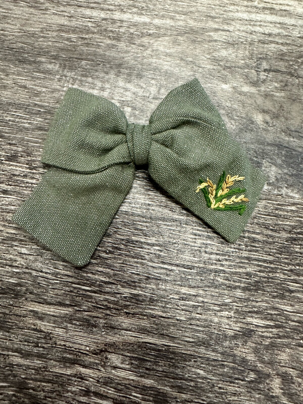 Green Hand Embroidered Rice Bow