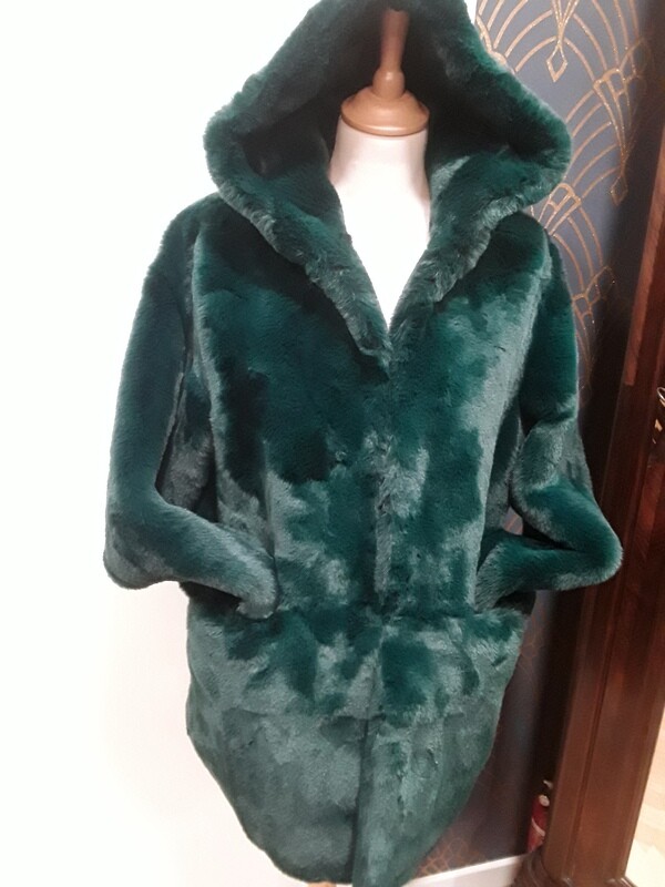 Veste fausse fourrure avec capuche René Derhy