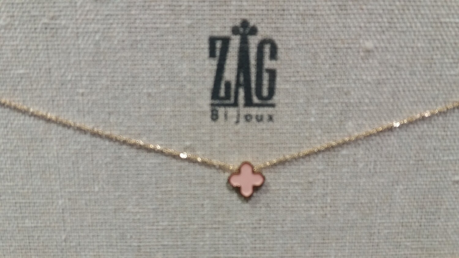 Collier doré  zag