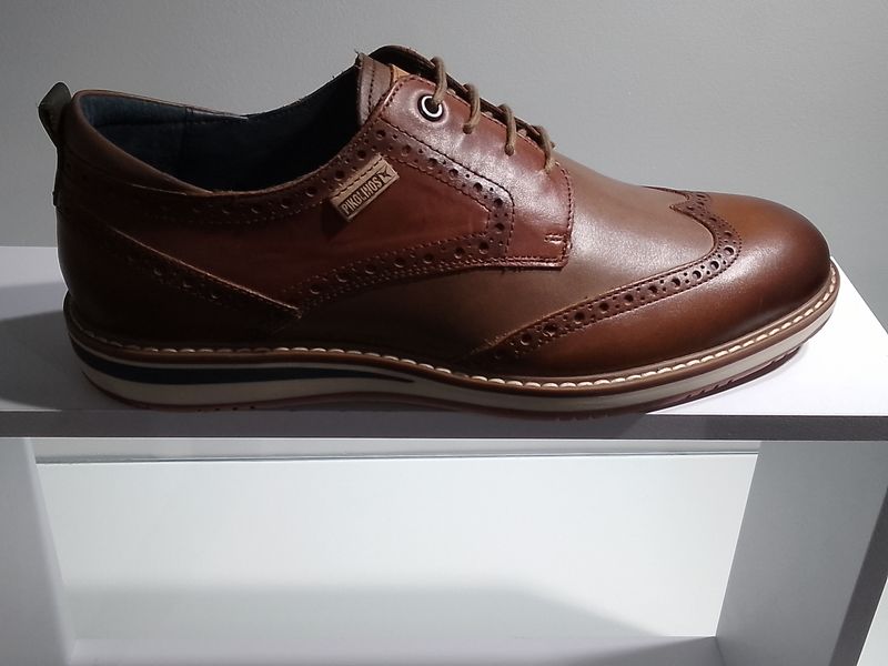 Chaussure à lacets