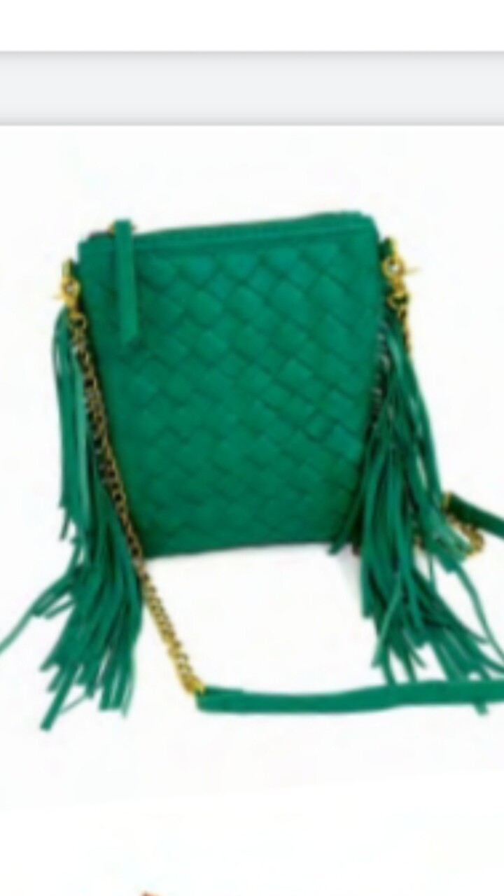 Kelly green crossover chain bag
