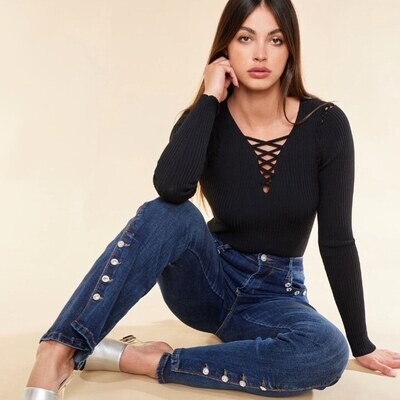 Pearl button ankle jean