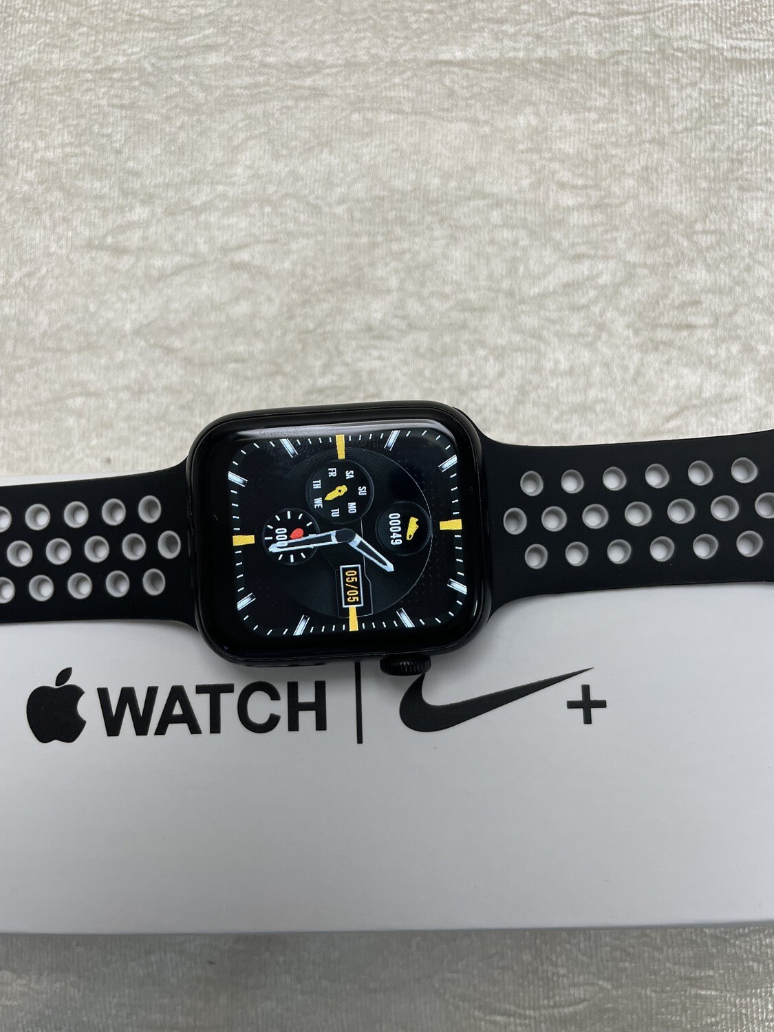 البيانات تفهم فخر  Apple Watch Series 6 Clone with Apple Logo 2021 Edition